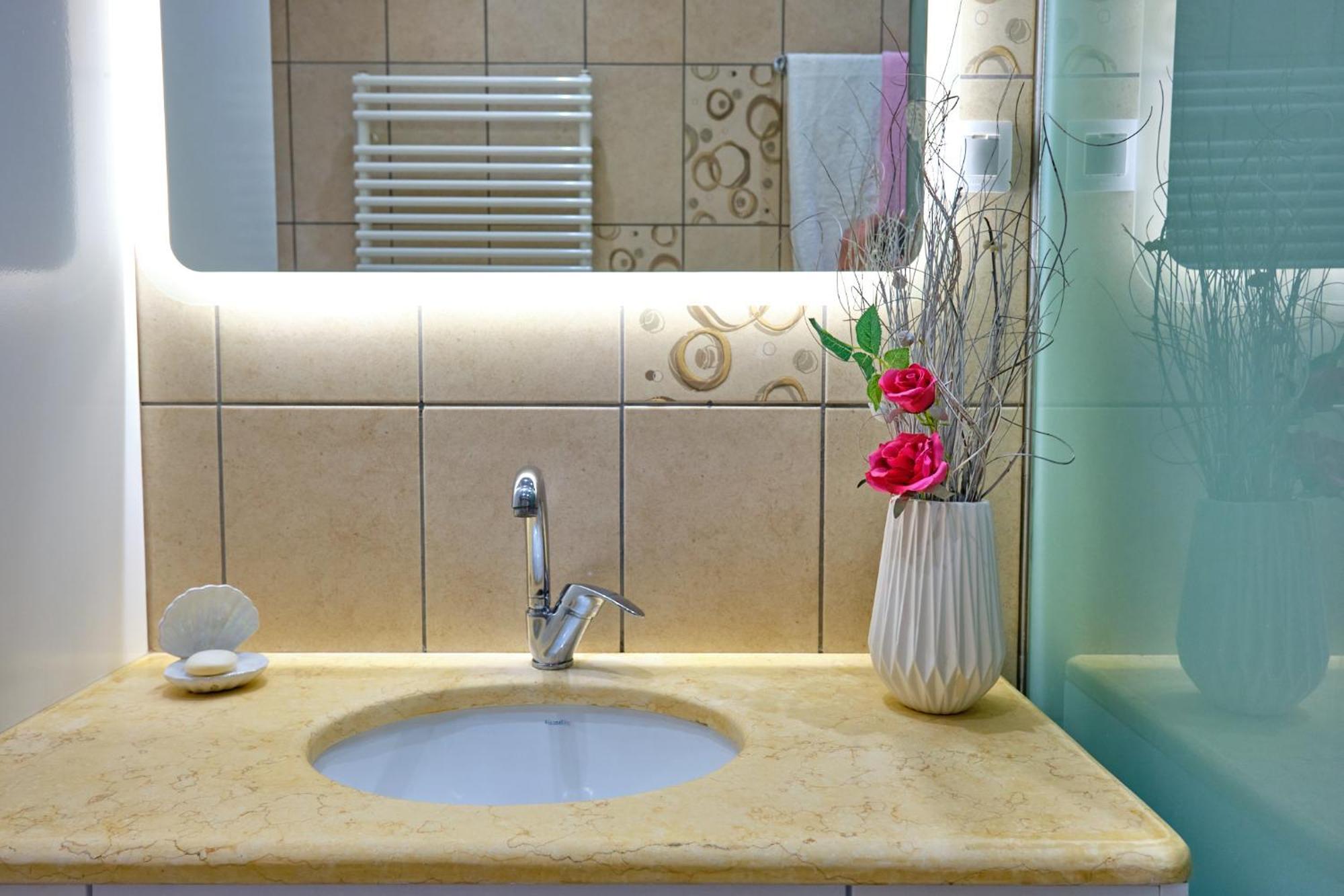 Elena Luxury Agios Stefanos Apartment